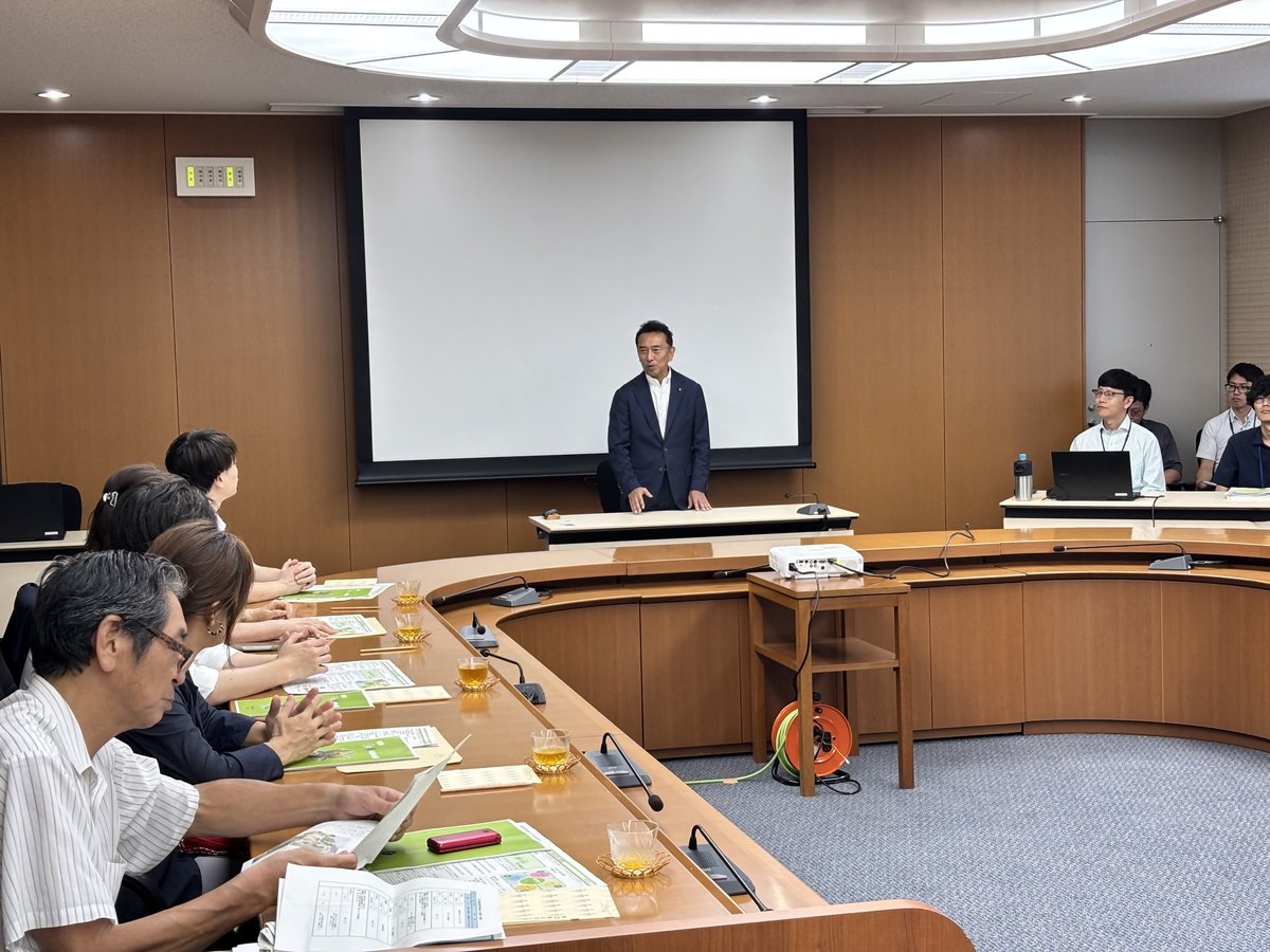 moriguchi_gikai's tweet photo. ７月21日（火）、東京都荒川区議会の花と緑推進調査特別委員会の皆様が「守口市花と緑の基本計画について」をテーマに視察でおいでになりました。本市を視察先に選んでいただきありがとうございました。今回の視察が少しでもお役に立てれば幸いです。 https://t.co/4tiXFvNGVN