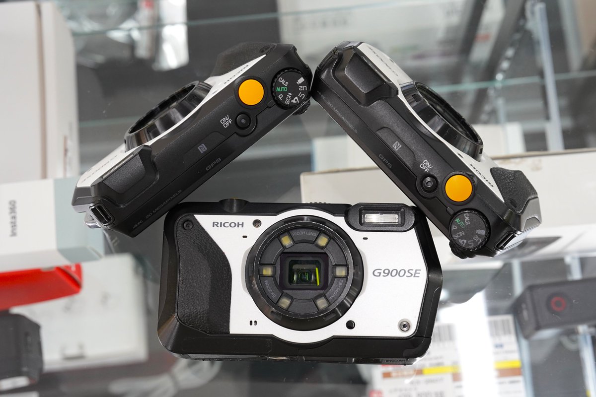 wattmann_cm_che's tweet photo. 😊
ワットマンカメラ千葉駅前カメラ買取センターです📷

🎐夏休み特集🎐
RICOH　G900SE

「防塵・防水・耐衝撃」性能を備えたタフなコンパクトデジタルカメラです💪
山や海でも夏休みを満喫するのにピッタリなカメラです✨

ぜひ、店頭にてお試しください😊

＃千葉 #RICOH #コンデジ #夏 https://t.co/ugzUutle8Y