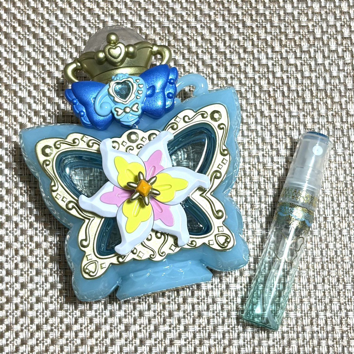 BOBICO's tweet photo. トップオブリリーフレグランスの携帯用概念カスタムアトマイザー🦋 https://t.co/giVF9GJsAm