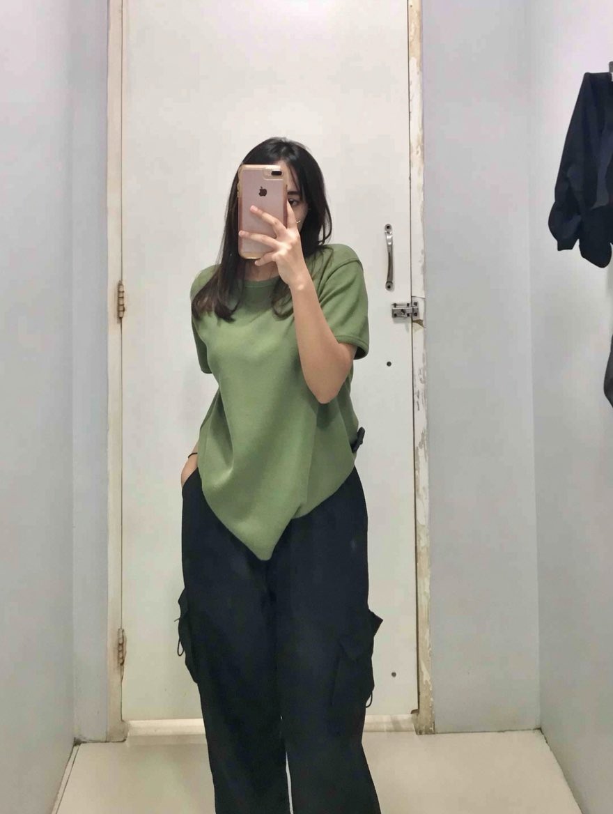 Queenfck69's tweet photo. Di ruangan sendiri sama kamu
Tertutup juga
Kira" kita bakal ngapain ya?😂 https://t.co/Zf82IJHvG5