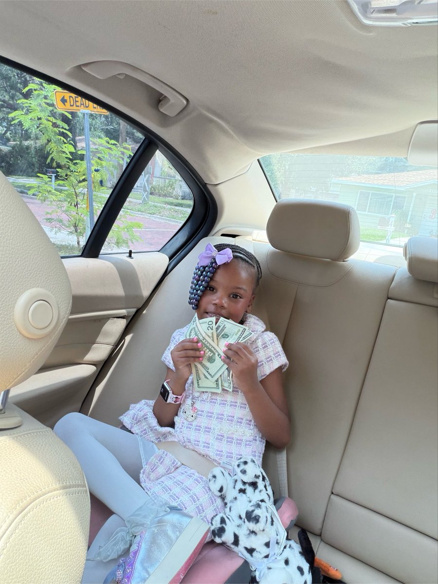 specialk1__'s tweet photo. She is exactly who she think she is! ♌️ #BirthdayGirl #5Yearsold https://t.co/DnjON1a1uv