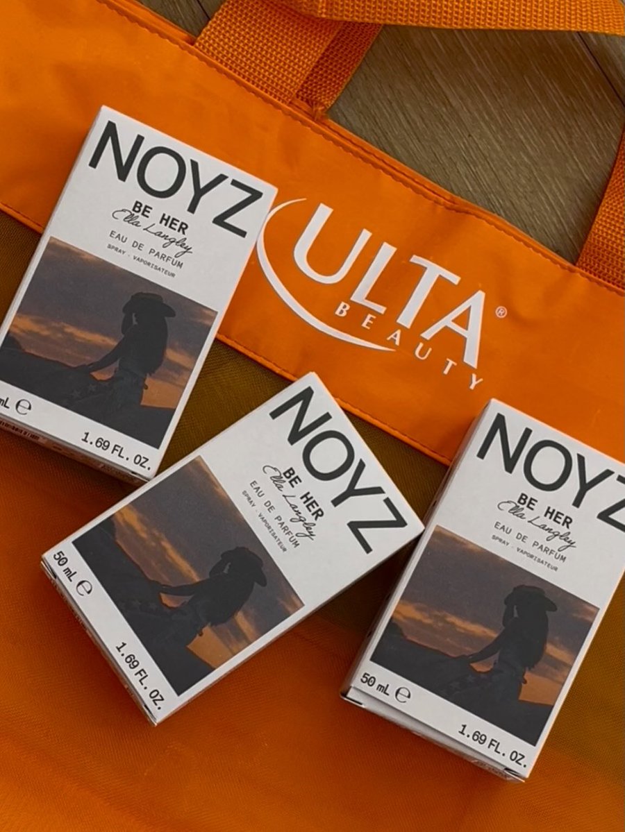 Paintedrockella's tweet photo. Late night pick up at @ultabeauty to grab my fragrance Be Her with @noyz_official! Now available nationwide at your local Ulta Beauty while supplies last 🧡

When you watch my show do you feel close to me and wish we share moment together forever my love ❤️❤️💕 https://t.co/Iv5OOeoyJ2