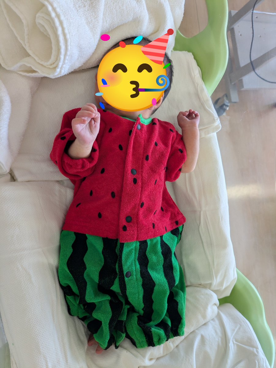 sweetmikage's tweet photo. 昨日、我が子と共におうちに帰ってきました!!セレモニードレスより夏らしくスイカの服でw子育て頑張りまーす https://t.co/XEsO8aO23C