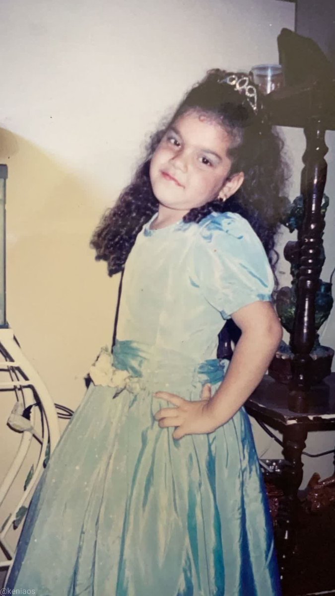 Jossrknow's tweet photo. El fandom de luz que tanto presume Danna metiéndose con el cuerpo de una niña y editándola ¿en serio la gente pensaba que nos ibamos a quedar de brazos cruzados? Si no se meten con Kenia no tenemos porque atacar a nadie https://t.co/j7ikbMNHea