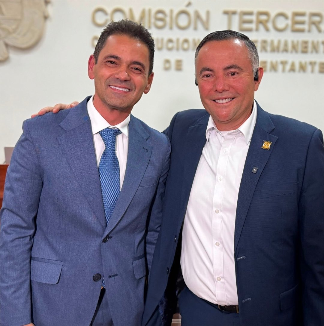 diegofranariza's tweet photo. Santandereanos, con un enorme sentido de responsabilidad asumo un nuevo compromiso en el Congreso de la República.
 
He sido designado como integrante de la Comisión Tercera de la @camaracolombia y elegido vicepresidente de esta importante comisión.

Recibo la designación con la convicción que me ha caracterizado siempre: estudiar, proponer, ejercer control político, trabajar para que los recursos públicos lleguen donde realmente se necesitan y seguir defendiendo, desde este escenario, los intereses de #Santander.