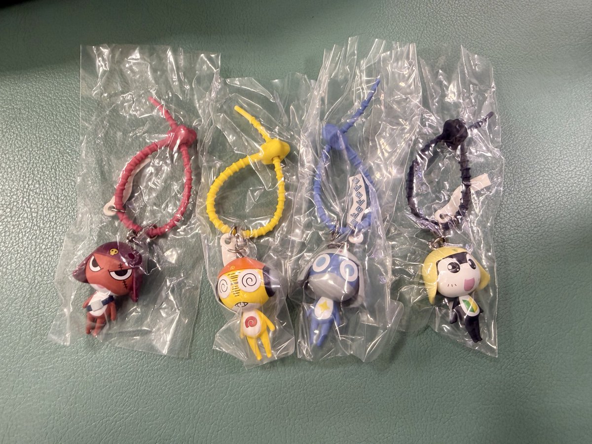 ogotan_'s tweet photo. 【交換】ケロロ軍曹 カラフルマルチチャーム

(譲)ギロロ、タママ、クルル、ドロロ

(求)ケロロ

本日14時頃まで秋葉原にいるので手渡し
できる方優先。
郵送でも対応します。 https://t.co/tyLiq1OS7R