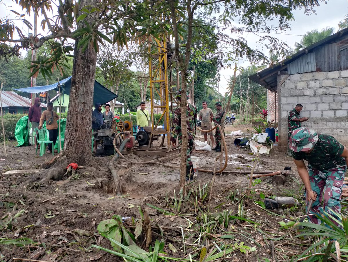 Kodam9Udayana's tweet photo. Kodim 1618/TTU Percepat Pembangunan Sumur Bor, Hadirkan Harapan Baru Akses Air Bersih bagi Warga Desa Kiuola
#KodamIXUdayana #Kodim1618TTU #TNIAD #BersamaRakyat #BaktiTNIAD #AirBersih #SumurBor #TimorTengahUtara #NTT #PRIMA https://t.co/77QQWpeGM7