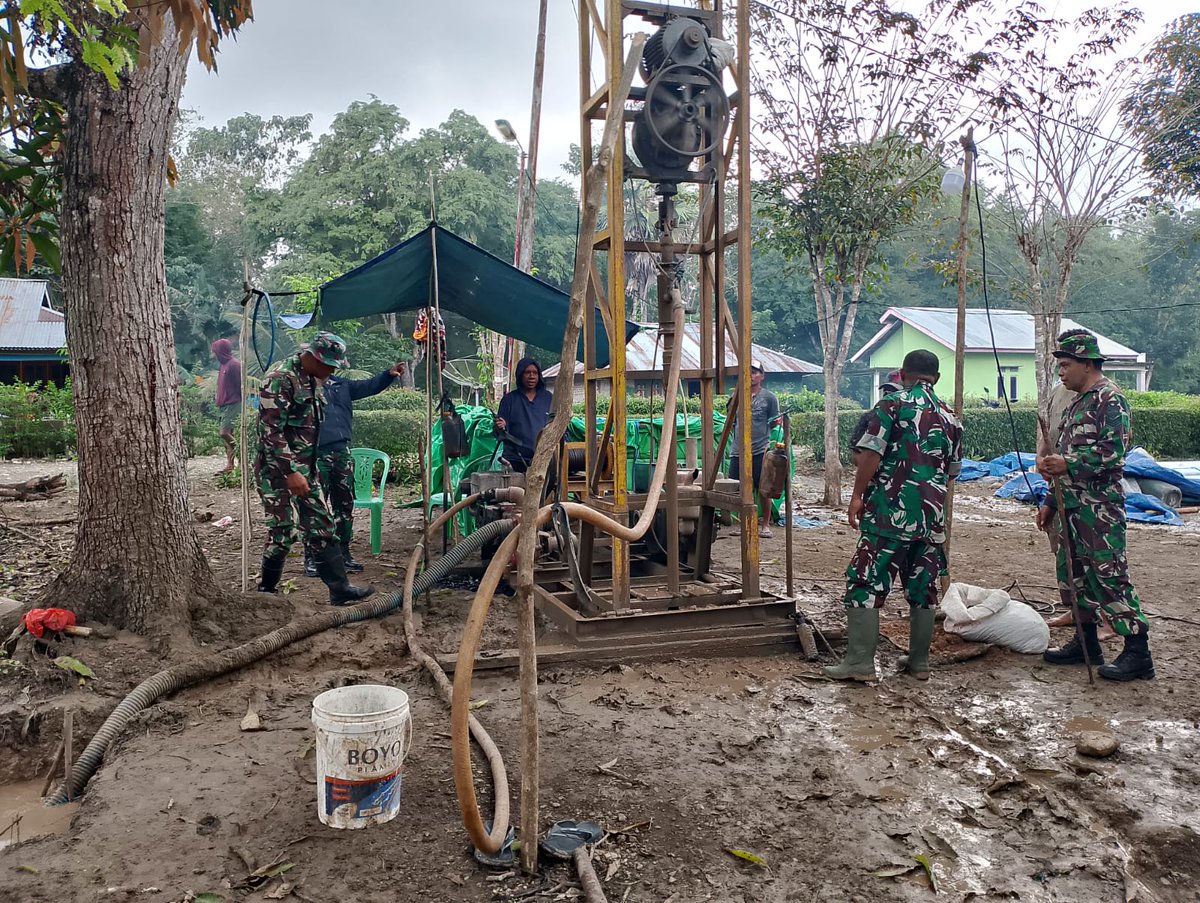 Kodam9Udayana's tweet photo. Kodim 1618/TTU Percepat Pembangunan Sumur Bor, Hadirkan Harapan Baru Akses Air Bersih bagi Warga Desa Kiuola
#KodamIXUdayana #Kodim1618TTU #TNIAD #BersamaRakyat #BaktiTNIAD #AirBersih #SumurBor #TimorTengahUtara #NTT #PRIMA https://t.co/77QQWpeGM7