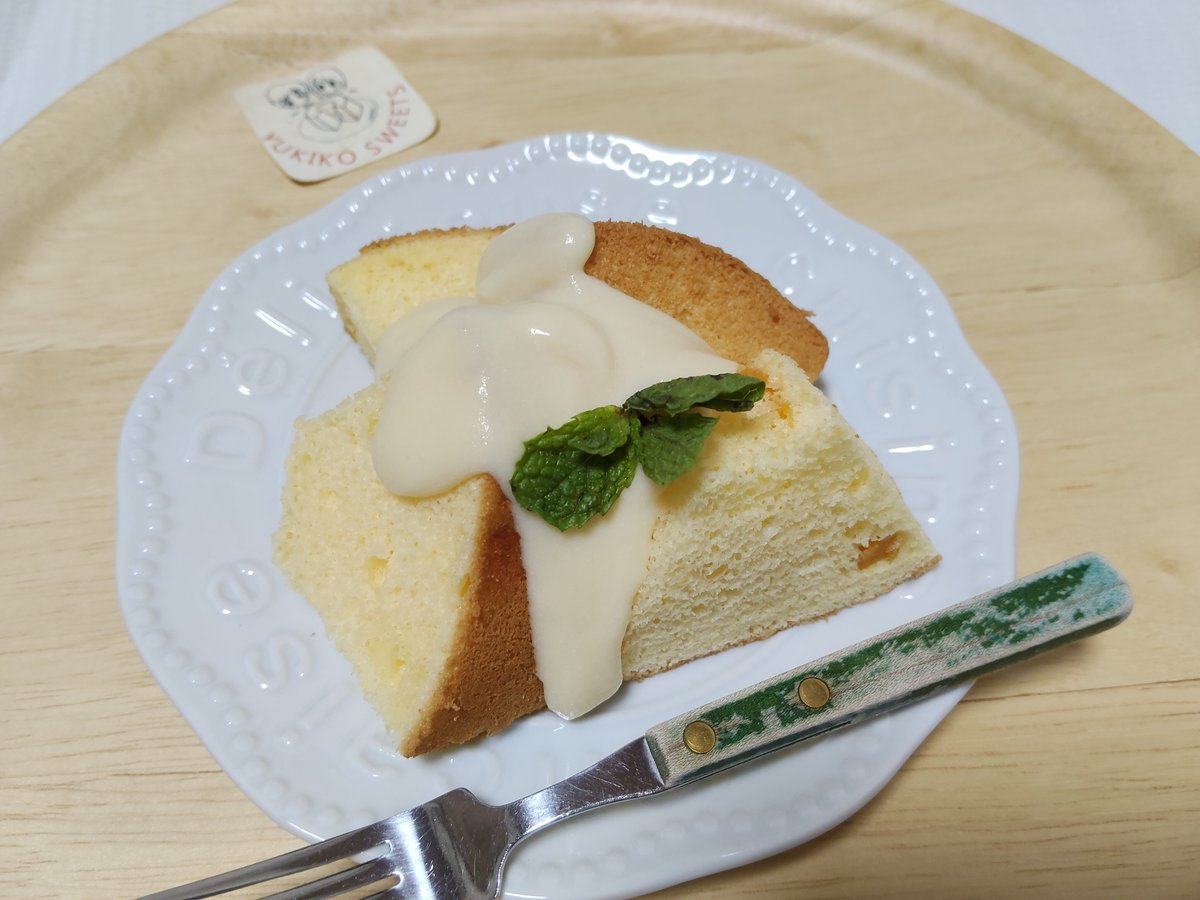 uracydayo's tweet photo. 【1年が365日なら、365回シフォンケーキを食べる夫婦！】
2604日目。2026年7月29日
「紫陽花とマンゴーの夏…」
たっぷりクリームのマンゴーシフォンと一緒に、
印象的な深青の紫陽花プリンを。
夏に嬉しいセット！
奥様(@yukinko9248 )、
いただきます！
#ユキコスイーツ #シフォンケーキ #西八王子 https://t.co/nFG6rY3xhu
