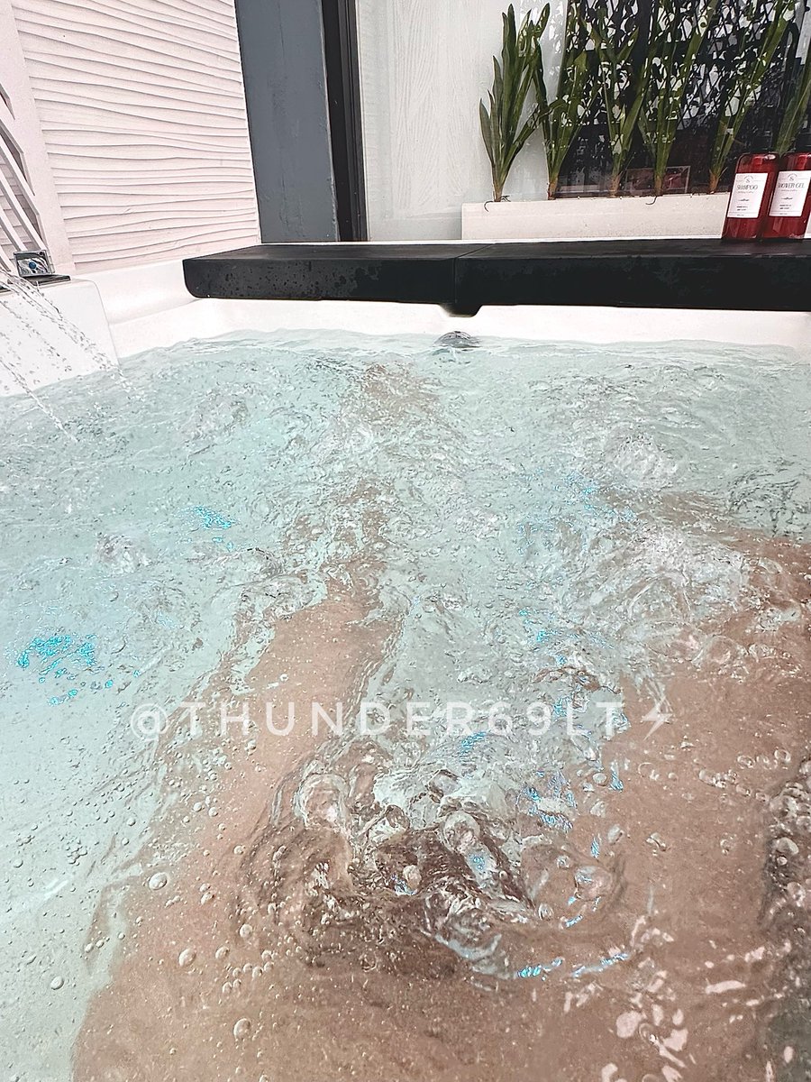 THUNDER69LT's tweet photo. ตาดีได้ ตาร้ายเสีย👀
ชายเดี่ยวจำเป็นเรียกใช้ตามความเงี่_น🤣
Dmมาส่งรูปแนะนำตัวพูดคุยกันก่อนนะงับ😉

#เรียลชาย #NSA #Ons #FwbBKk #ชายเดี่ยว #คู่รับชายเดี่ยว https://t.co/WMvSqPqU46