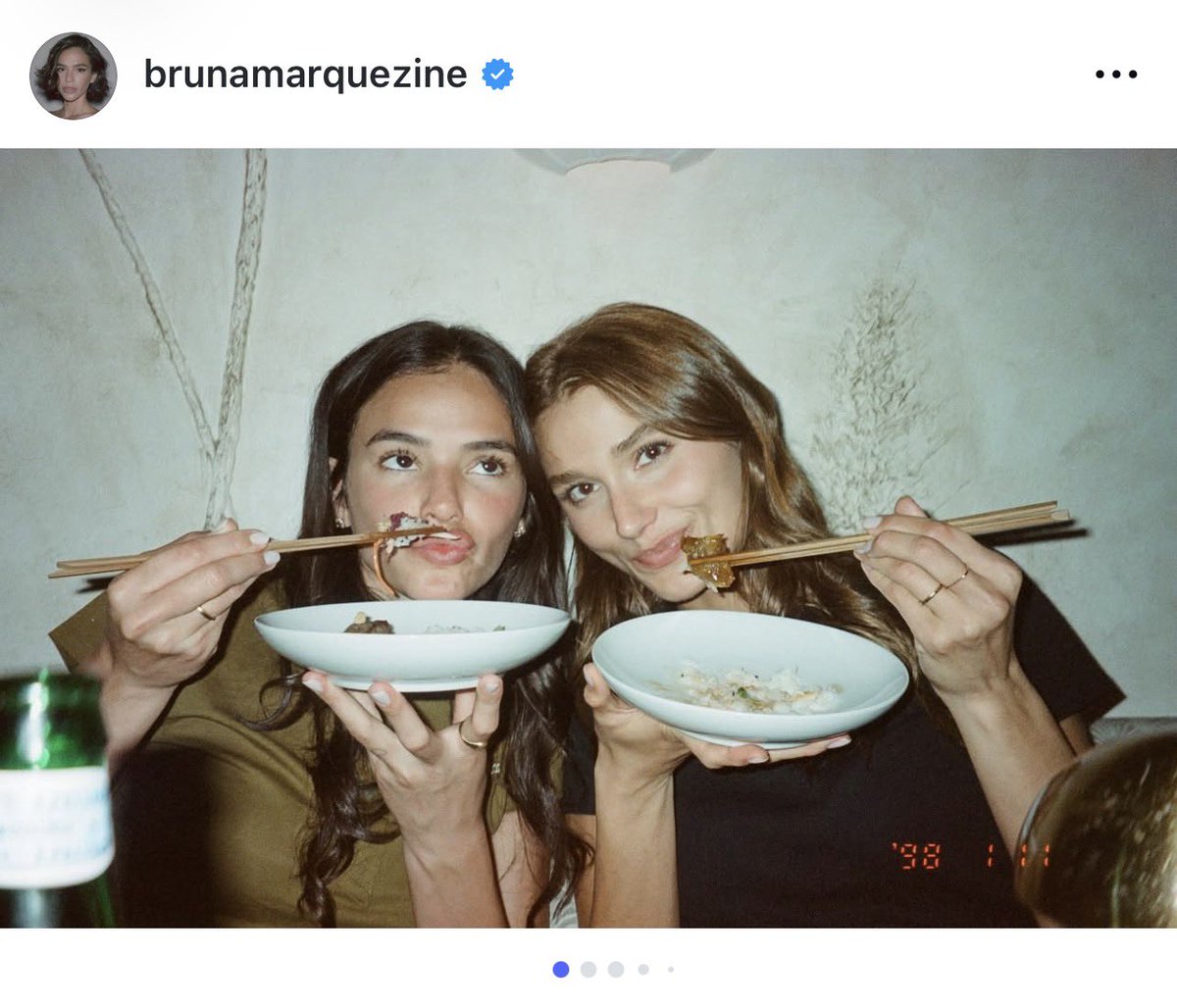 brunaheals's tweet photo. *vejo o calendário
*instalo o Instagram
*posto um dump de 20 fotos para minha melhor amiga
*saio
*desinstalo o app https://t.co/JC0lQRcfDR