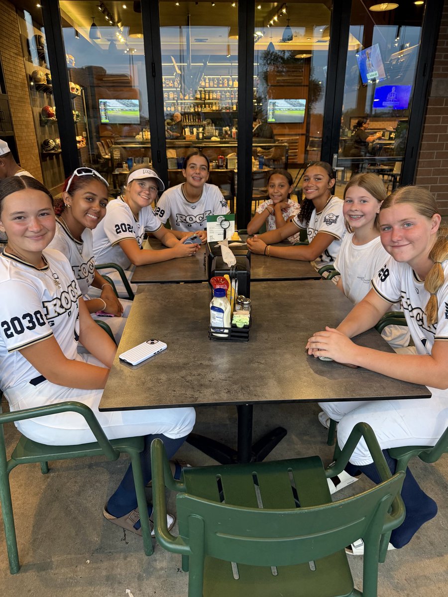 PaigeA2029's tweet photo. So thankful to have played another summer with @RGDiabManetta nothing but opportunities, lessons learned, and fun with some of the greatest teammates ever!
Looking forward to resetting these next couple of weeks and getting ready for fall!

#softball #summerball #hacksack https://t.co/0fSrMfTHtT