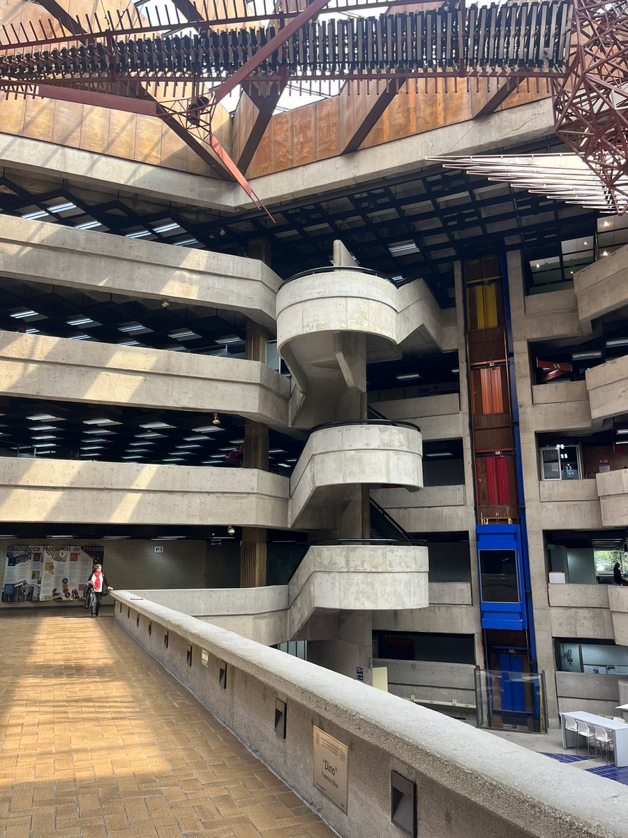 josanru1's tweet photo. Argonautes! ⛵️🌎Endinsant-nos a la Biblioteca Nacional de México i descobrint l’Instituto de Investigaciones Históricas @UNAM_Historicas: a la recerca d’argonautes, viatgeres, pelegrins i missioneres a la volta del món 📖🗺️ #estada #Mèxic @emoderUV https://t.co/cN90dG3ZV1