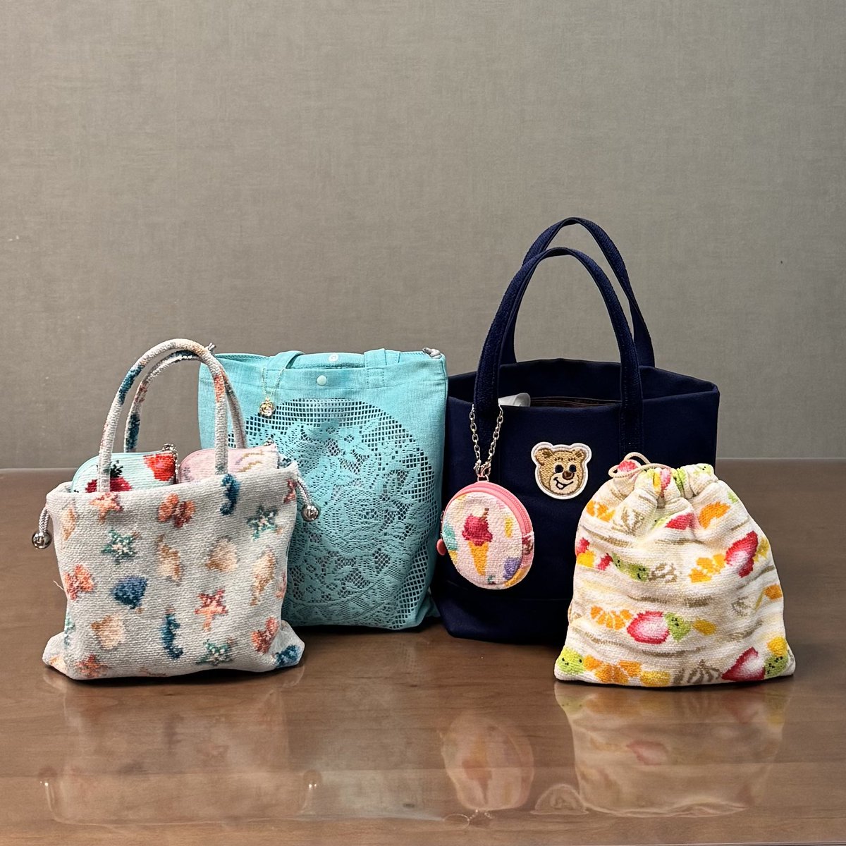 happilyever5555's tweet photo. このポーチとバッグ、すべてLサイズに入ったので機内持ち込みするのもスムーズでした😆

#ballandchain
#近沢レース店
#ラブラリーバイフェイラー
#フェイラー https://t.co/rSijM9CXUK