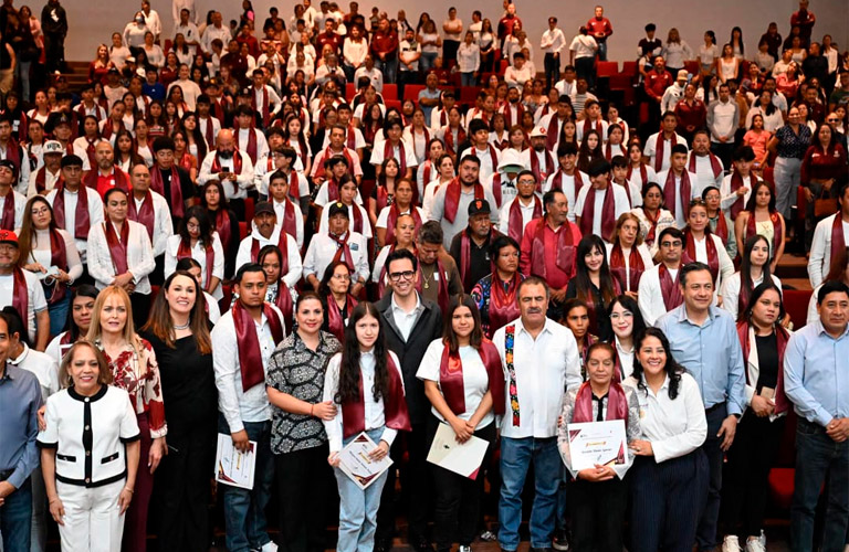 AIPZ_ZAC's tweet photo. Impulsa gobierno de zacatecas educación para el progreso junto al @INEA ; se gradúan 150 personas.
#AIPZ #Zacatecas #INEA #Educación #redessociales #Entérate
#QueNoSeTePase
https://t.co/NnbfXiLjaL https://t.co/am5c3AOErM
