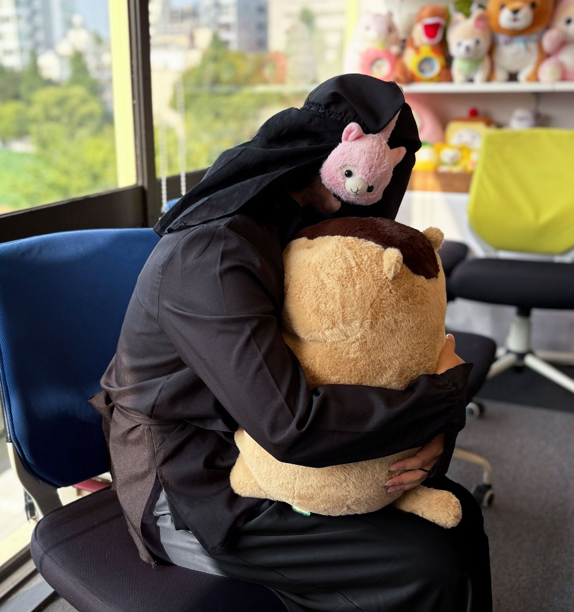 AMUSE_japan's tweet photo. 不安なときには、ぬいぐるみをぎゅっと抱きしめてねィ

不安やストレスをやわらげてくれるんだヨン https://t.co/rSrJALHOXq