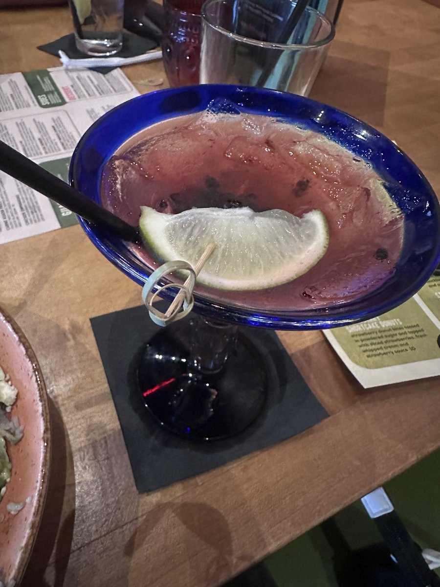 pediobsession's tweet photo. Love when losers beg to take me out . I just order whatever . https://t.co/C0b8Rtb2Ds