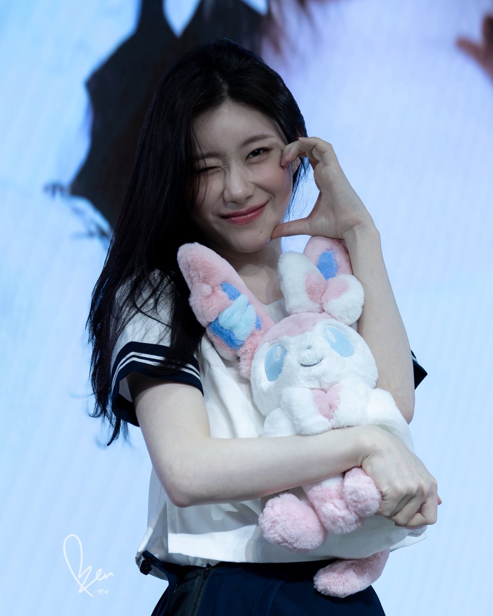 BenKao1994's tweet photo. 260726KM 
#CHAERYEONG #채령 #ITZY https://t.co/JMZUgrcO44