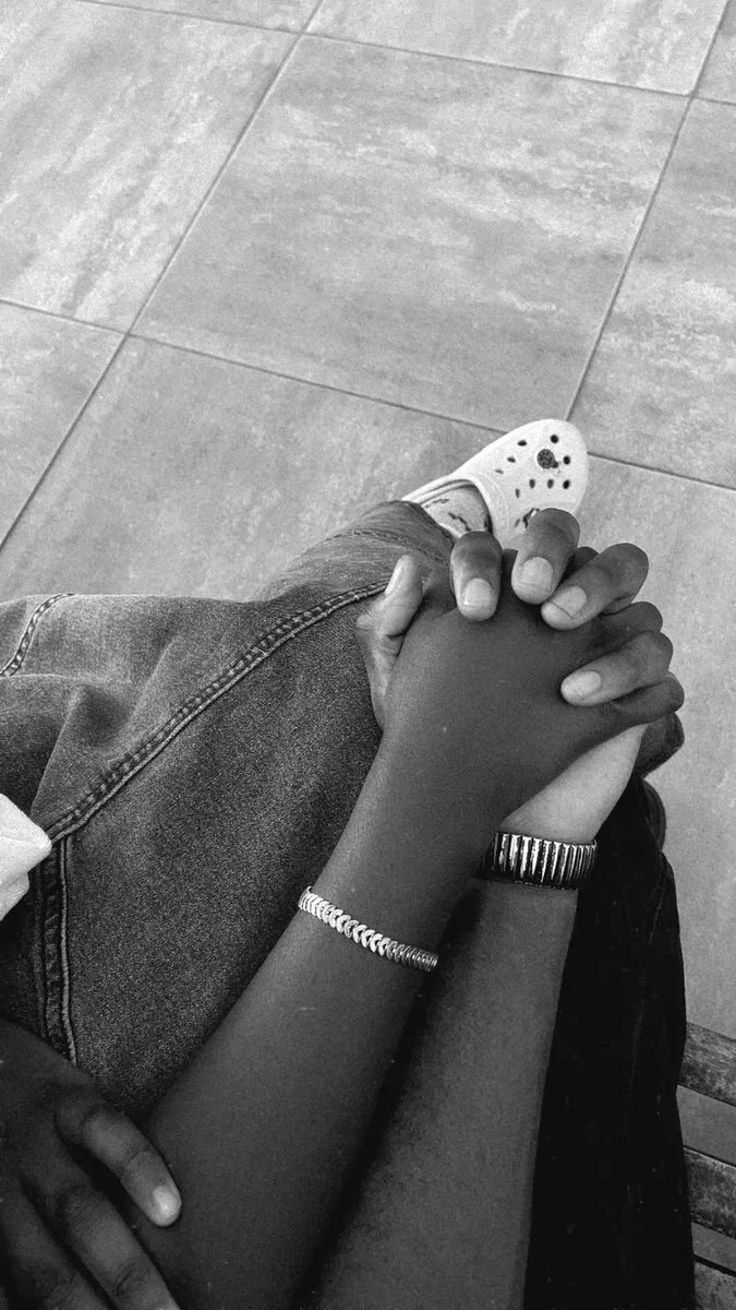 DMontclair74008's tweet photo. Sempre que eu caio, você me levanta, como posso lhe agradecer? (Foto antiga)

@Ariel_devotion https://t.co/10AfZloNap
