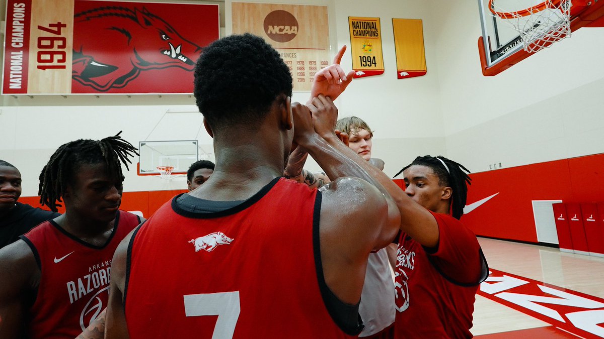 HogsPlus's tweet photo. The Follow is now streaming on Hogs+ 🐗🏀 https://t.co/Ix26pbvVT8