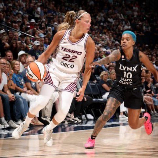GOsisike's tweet photo. At the half, the @minnesotalynx lead @TempoBasketball 53-43 🙌

Olivia Miles: 15 PTS | 4 AST | 3 3PM | 2 REB
Kayla McBride: 13 PTS | 3 3PM | 2 STL
Marina Mabrey: 10 PTS | 4 AST | 3 REB
Laura Juškaitė: 10 PTS | 2 REB | 2 3PM

TOR-MIN | League Pass
Tap to watch: https://t.co/f4N8bkBUQ3…