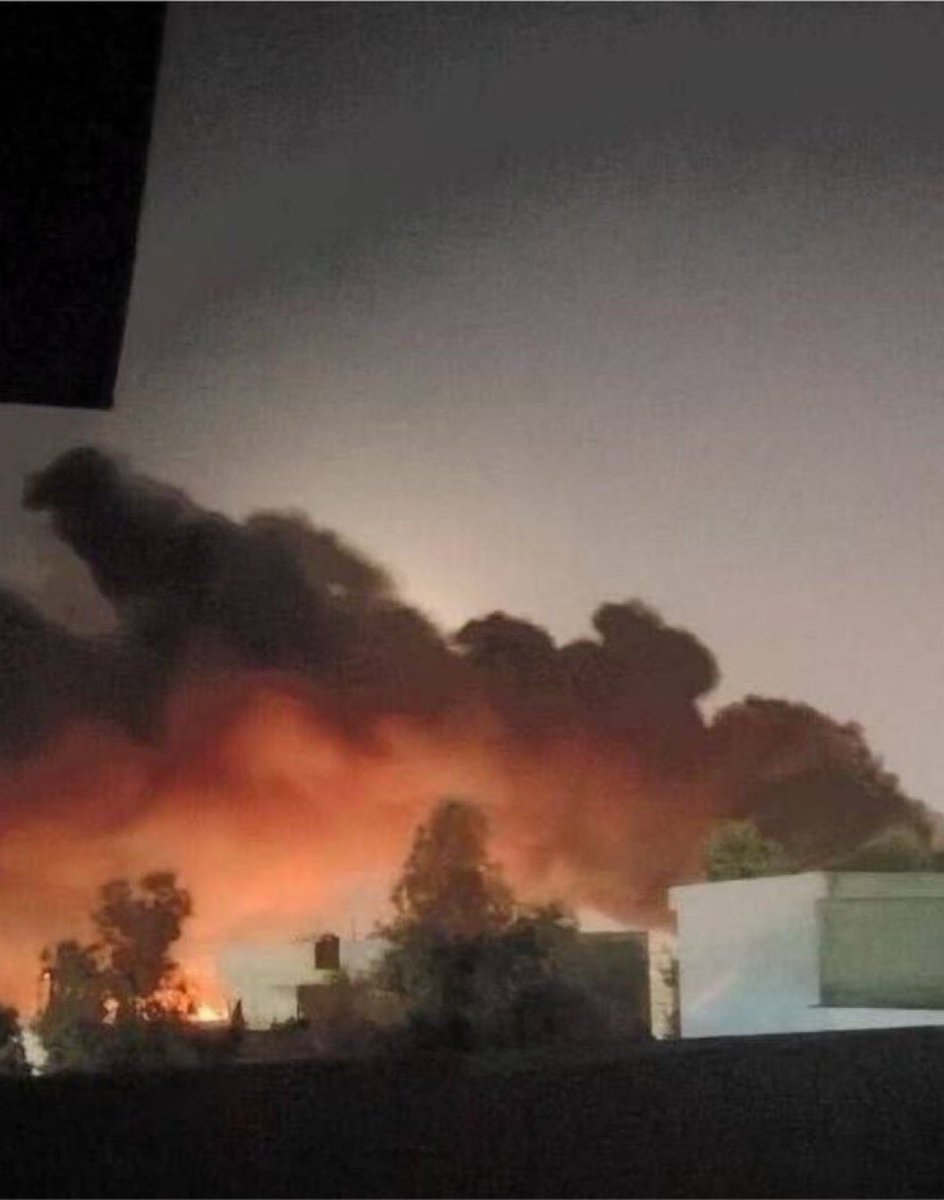 NewsNow4world1's tweet photo. 🚨 الرد السعودي على مواقع الحشد الشعبي الموالي لإيران في البصرة https://t.co/nCm7d0zJca