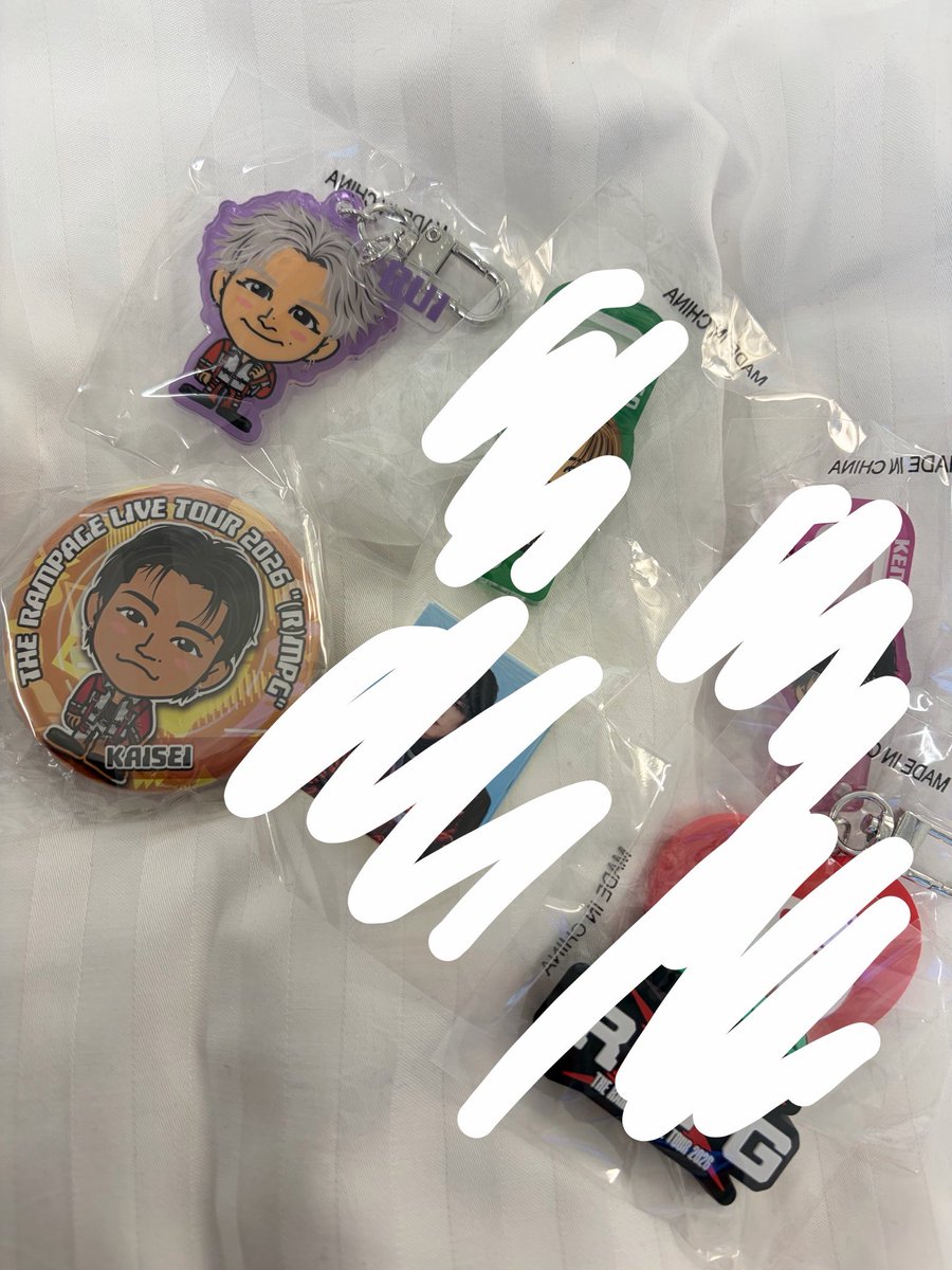 kitamura_kazsa's tweet photo. THE RAMPAGE "(R)MPG" RMPG 
ランペ グッズ  ガチャ カプセル 交換

【譲】龍 後藤拓磨 陣 LIKIYA 藤原樹 岩谷翔吾 長谷川慎 RIKU 武知海青 浦川翔平

【求】川村壱馬 各種

郵送での交換、異種、n:1の交換可能
藤原樹は条件の良い方優先 https://t.co/97uzW4kbJT