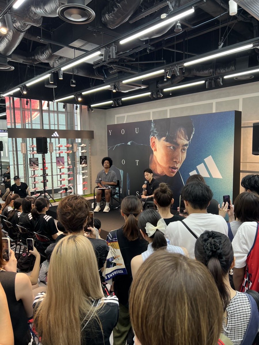 JUNSOEJIMA's tweet photo. 🏀河村勇輝 adidas ブランドアンバサダー就任イベント🏀

MCさせていただきました🤩
トークセッションでは一つ一つの質問に真摯に答えていただき大変貴重な時間でした🤩
子供達との質問コーナーも為になる言葉の数々‼️みんな目がキラキラでした🤩

ちなみに好きな食べ物は親子丼😂

#河村勇輝
#adidas https://t.co/xTVQDRDBHH
