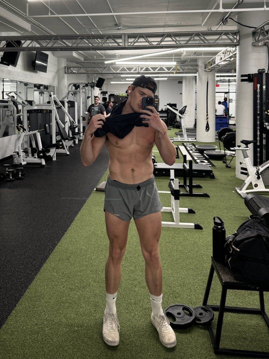 Han_jo17's tweet photo. #mirror #selfie #abs #fitness https://t.co/Ohk3xRLsYW