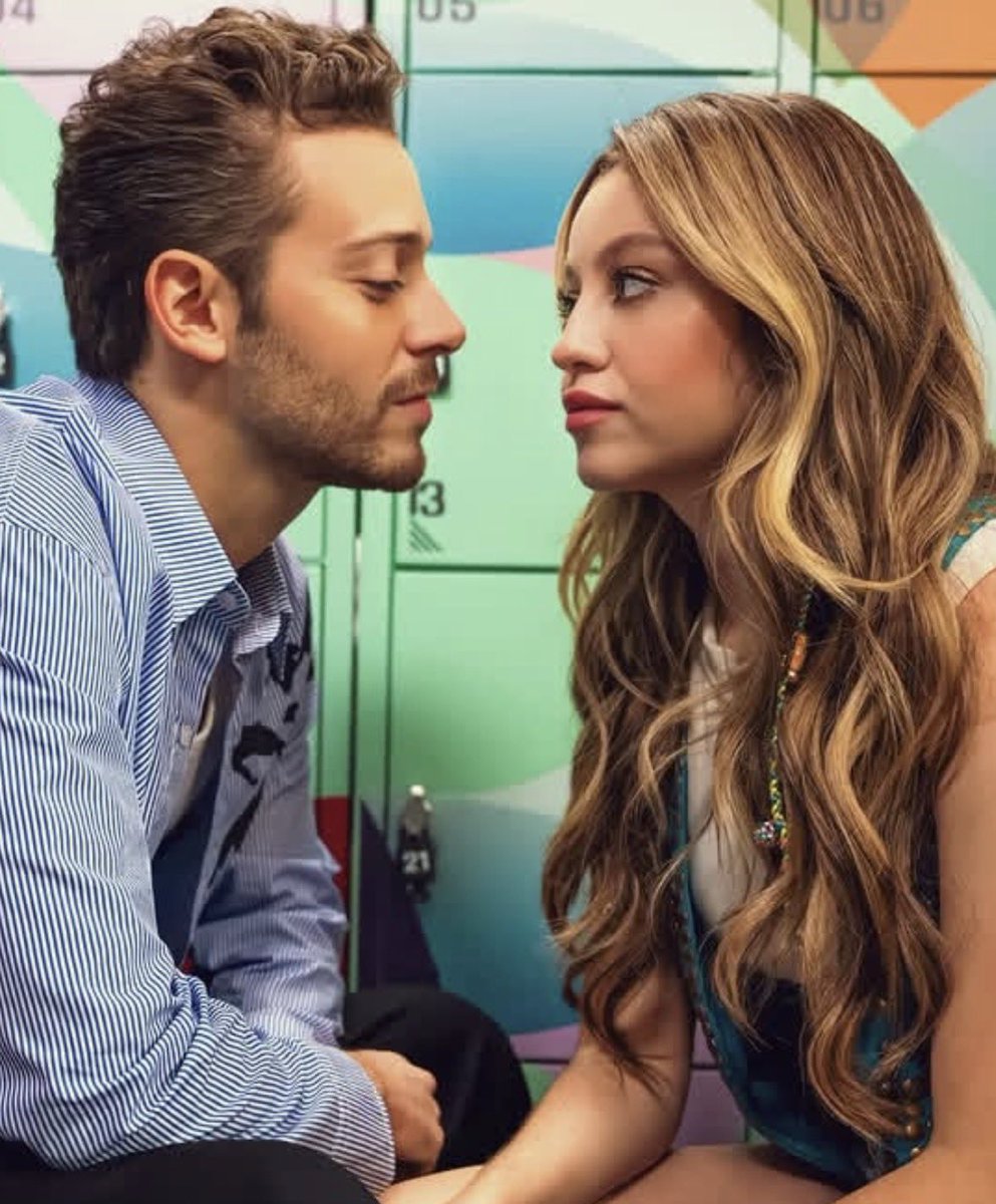 invisibletether's tweet photo. Lo que son estos dos❤️🔥

Luna y Matteo siempre serán los verdaderos protagonistas de Soy Luna. https://t.co/7JQSkWI2zJ