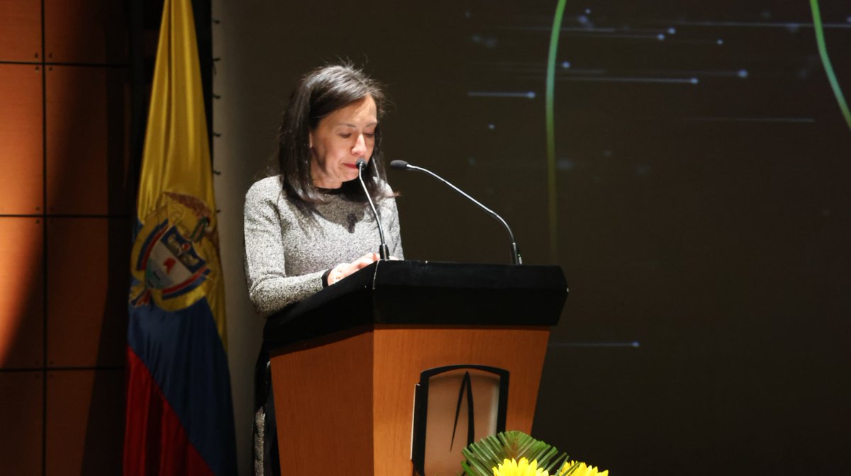 MediUniandes's tweet photo. Hoy celebramos la Ceremonia de Grados de la 33.ª promoción de médicos y médicas de @Uniandes en alianza con la @FSFB_Salud 💙

Como recordó nuestra rectora @RaquelBernal3 este también es un momento para agradecer a quienes, con su amor y apoyo, hicieron posible este sueño. https://t.co/NMfm8W55lx