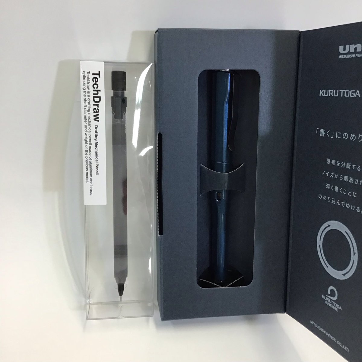 KNihondo's tweet photo. おはようございます☀
本日はクルトガダイブのアビスブルー、ラダイトのテックドローが各1本ずつ入荷しました。

ダイブの在庫数は、アビスブルーが1本、オーロラパープルが4本となります。

本日も暑いので、ご来店予定の方は、体調管理に気をつけて下さい。 https://t.co/qp1annXYaV
