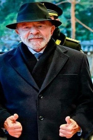 VanSchnaider's tweet photo. @kacauzinha Charme???
Olha a or3lha do sujeito e o c0njunto todo!!
🤣🤣🤣🤣🤣🤣🤡 https://t.co/Wz86tlSbyN
