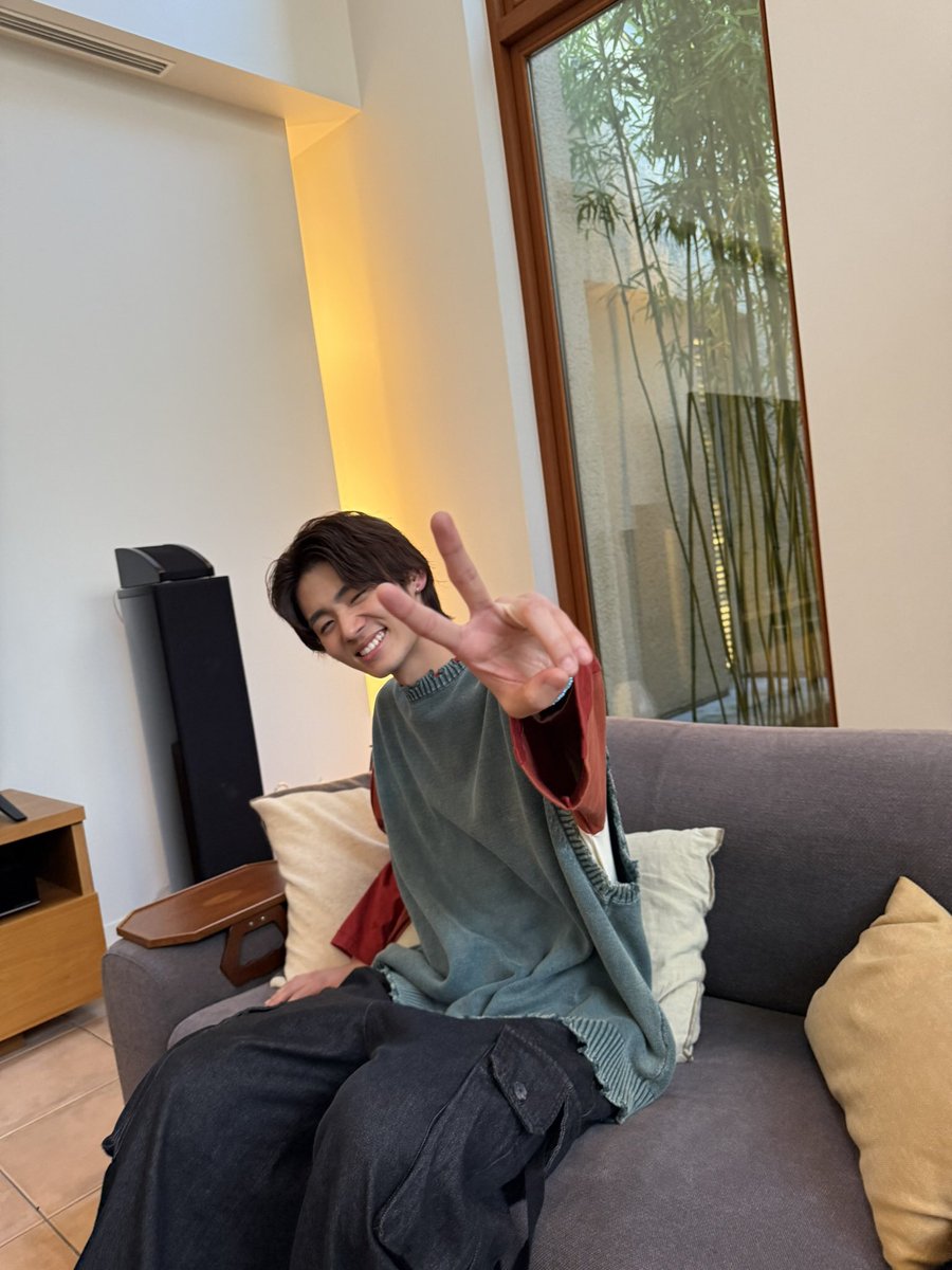 haruhi_iuchi712's tweet photo. 地震の被害に遭われている皆さま。
無責任な言葉ではありますが、
大丈夫でしょうか。
皆さまの元に１日でも早く安心が戻ってくる事を切に願っています。

ドラマコントラスト
第5話放送ありがとうございました。

この作品を通して1人でも多くの方が笑顔になりますように。 https://t.co/OF8NKAQLl1