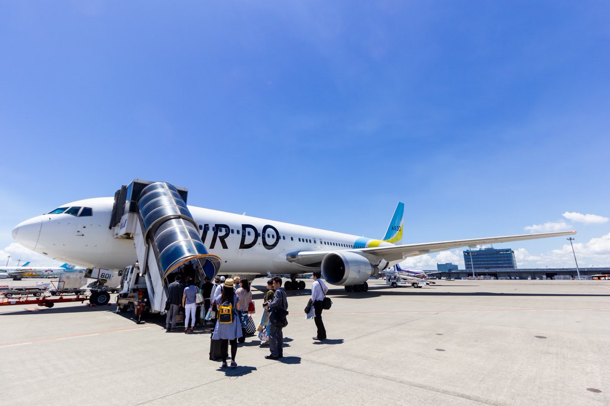knaviation's tweet photo. Turns out July 29 is not a lucky day for special livery inaugurals… Exactly 10 years ago, I boarded the first flight of Air Do’s Bear Do Hokkaido Jet just to taxi out and return to the gate due to a technical issue before getting on a substitute aircraft instead. https://t.co/Q9duZfHbtc