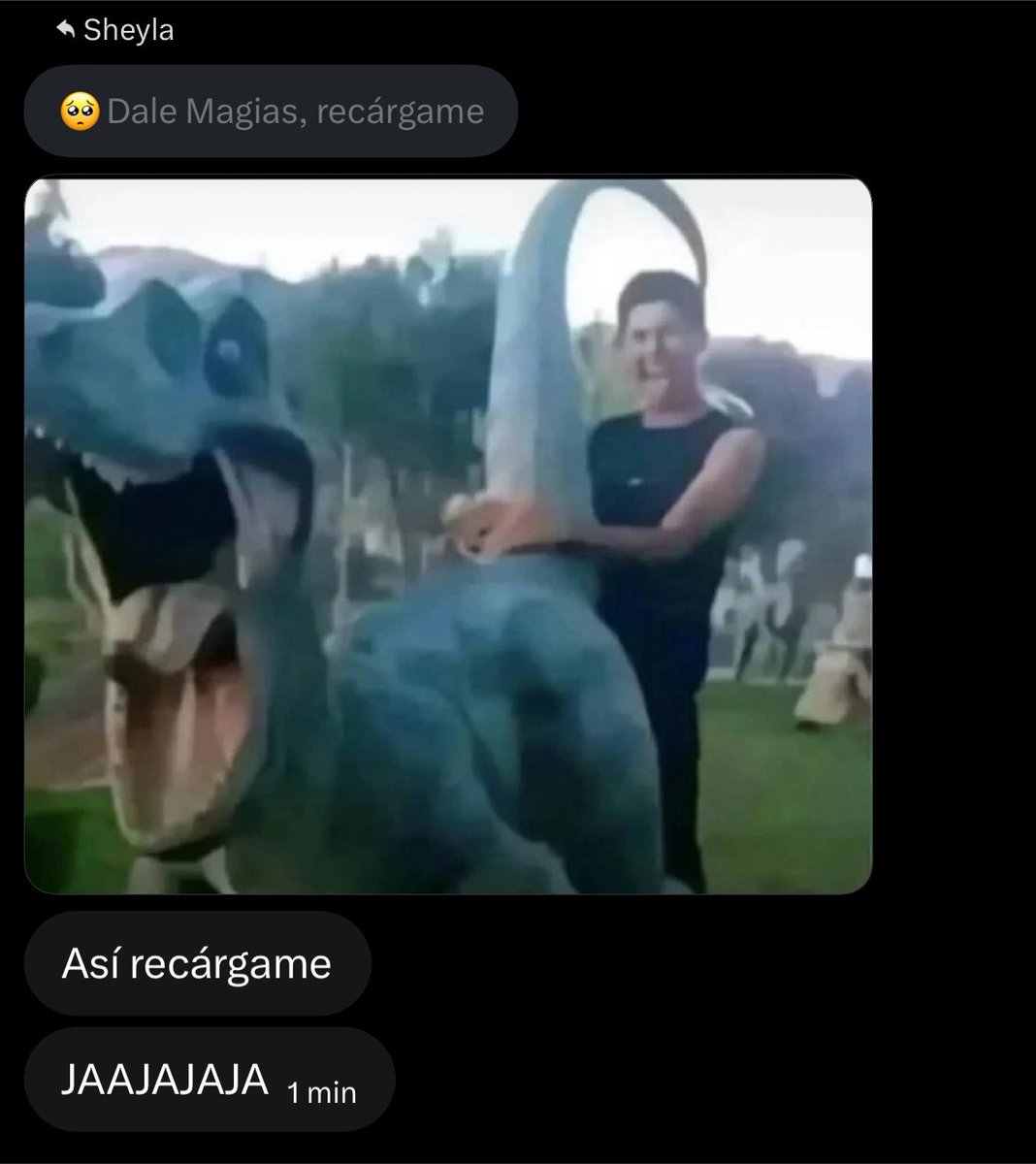 Mattkky's tweet photo. Chicuelos chequense como me habla esta loca cuando yo le hablaba de robux 😳
@Sheylatahh https://t.co/DfQb3EHFsQ