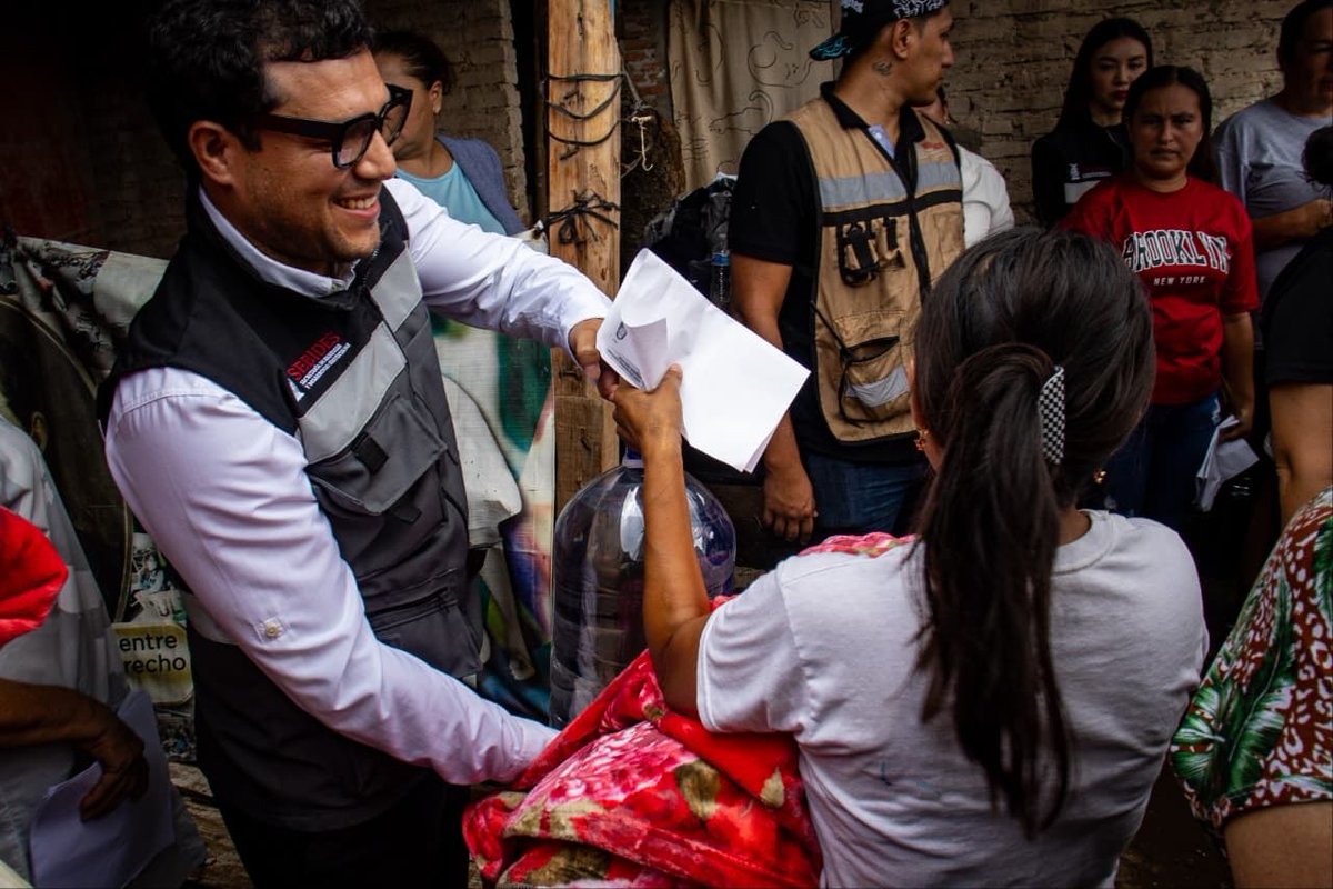 YeralBonillaV's tweet photo. En Villa Juárez, Navolato, a través de SEBIDES, compartimos un momento con familias de la comunidad.

También realizamos la entrega de apoyos y recibimos distintas gestiones, a las que se dará el seguimiento correspondiente.

Cada visita nos ayuda a conocer mejor lo que ocurre en nuestras comunidades y a orientar los esfuerzos hacia donde más se necesitan.