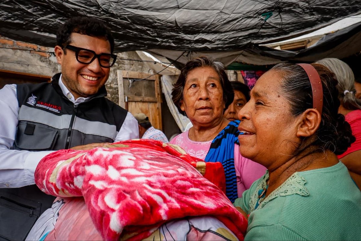 YeralBonillaV's tweet photo. En Villa Juárez, Navolato, a través de SEBIDES, compartimos un momento con familias de la comunidad.

También realizamos la entrega de apoyos y recibimos distintas gestiones, a las que se dará el seguimiento correspondiente.

Cada visita nos ayuda a conocer mejor lo que ocurre en nuestras comunidades y a orientar los esfuerzos hacia donde más se necesitan.