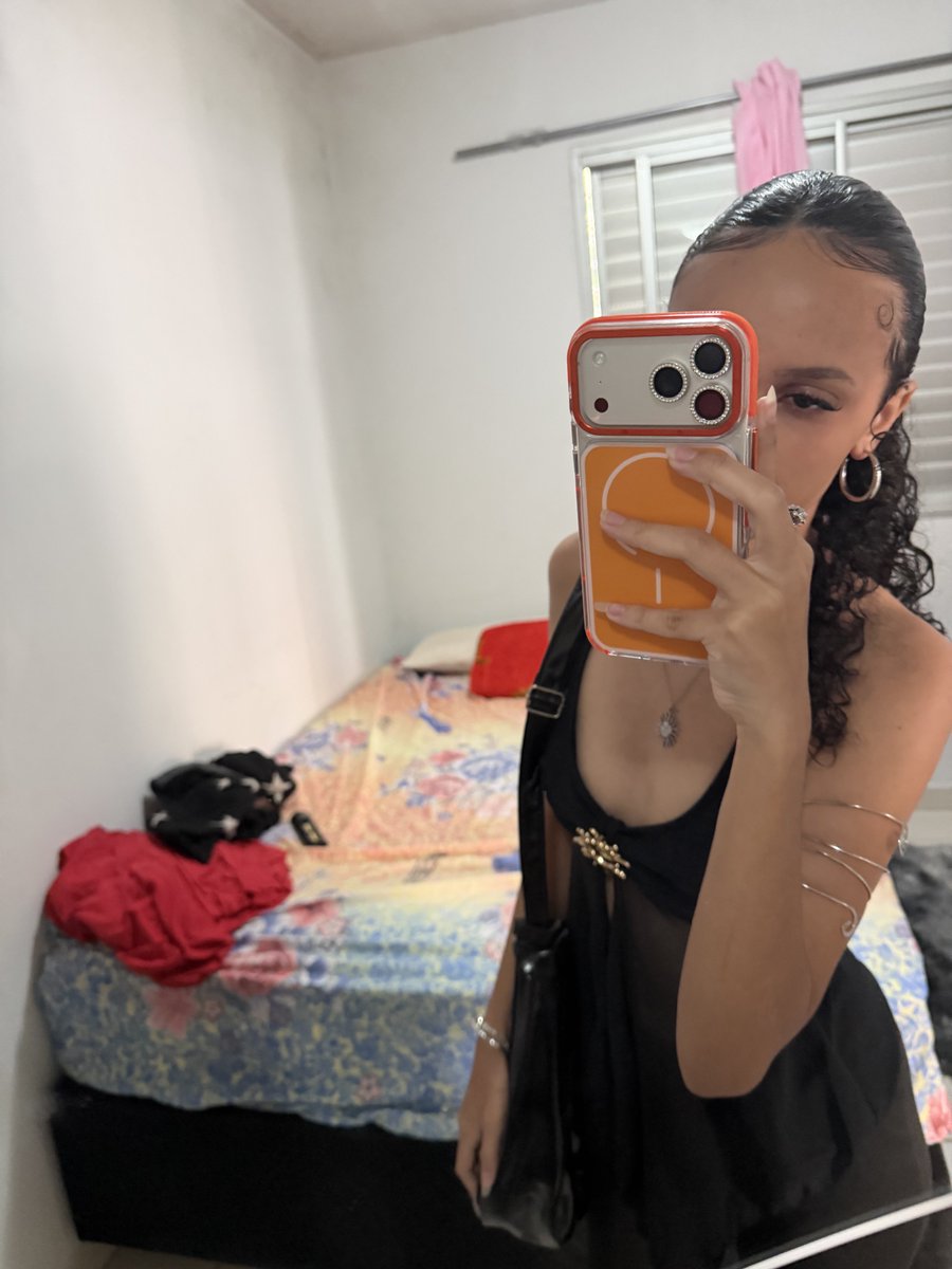 wendlyts's tweet photo. amei tanto essa blusinha sonhei com ela o mes inteiro
senhor tire esse meio kg de testa e coloque nos meus peitos 🙏🏽 https://t.co/EWhMVM0v2c