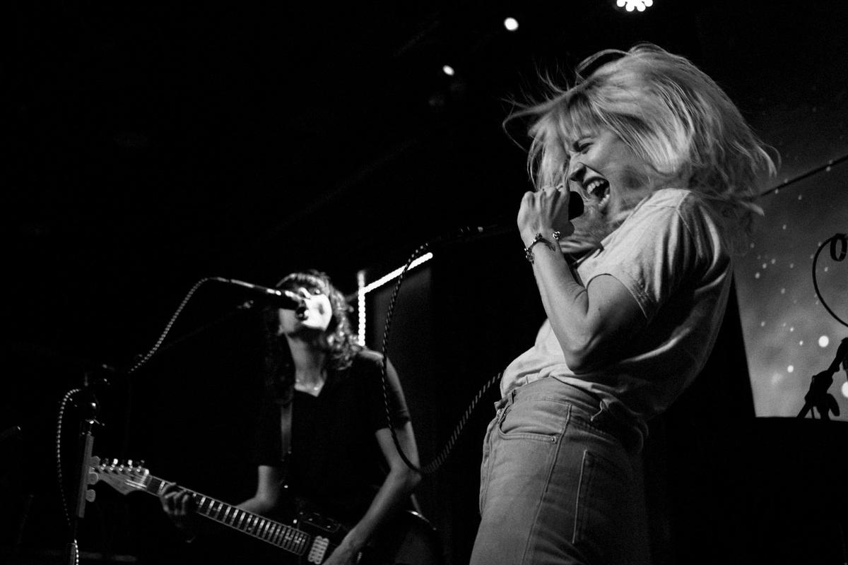 imaIiabiIityx's tweet photo. friendly reminder that hayley williams is the biggest star https://t.co/FbjGsVhWCJ