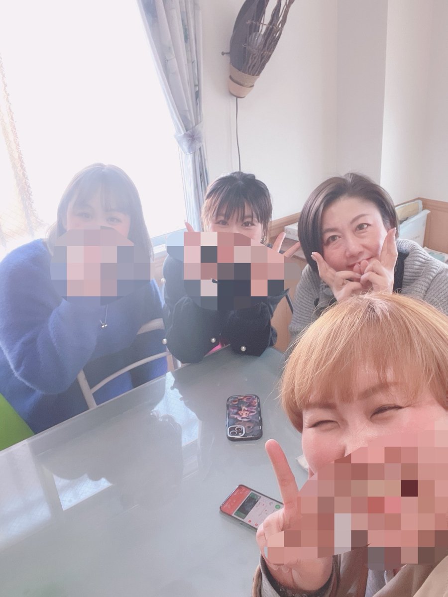 8mmm_mmm8's tweet photo. 空白期間の出来事３
【2025年3月】
　　
仕事…仕事…仕事からの仕事
個人事業主の方々に向けて
確定申告の勉強会をしまくって
税理士先生達と飲みまくって
忙しかった3月…だったはず
#記録
#空白期間
#人生楽しんだ者勝ち
#去年の話し https://t.co/Vms248lwLo
