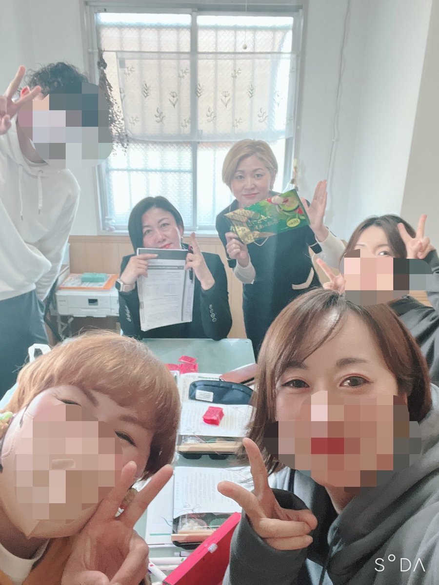 8mmm_mmm8's tweet photo. 空白期間の出来事３
【2025年3月】
　　
仕事…仕事…仕事からの仕事
個人事業主の方々に向けて
確定申告の勉強会をしまくって
税理士先生達と飲みまくって
忙しかった3月…だったはず
#記録
#空白期間
#人生楽しんだ者勝ち
#去年の話し https://t.co/Vms248lwLo