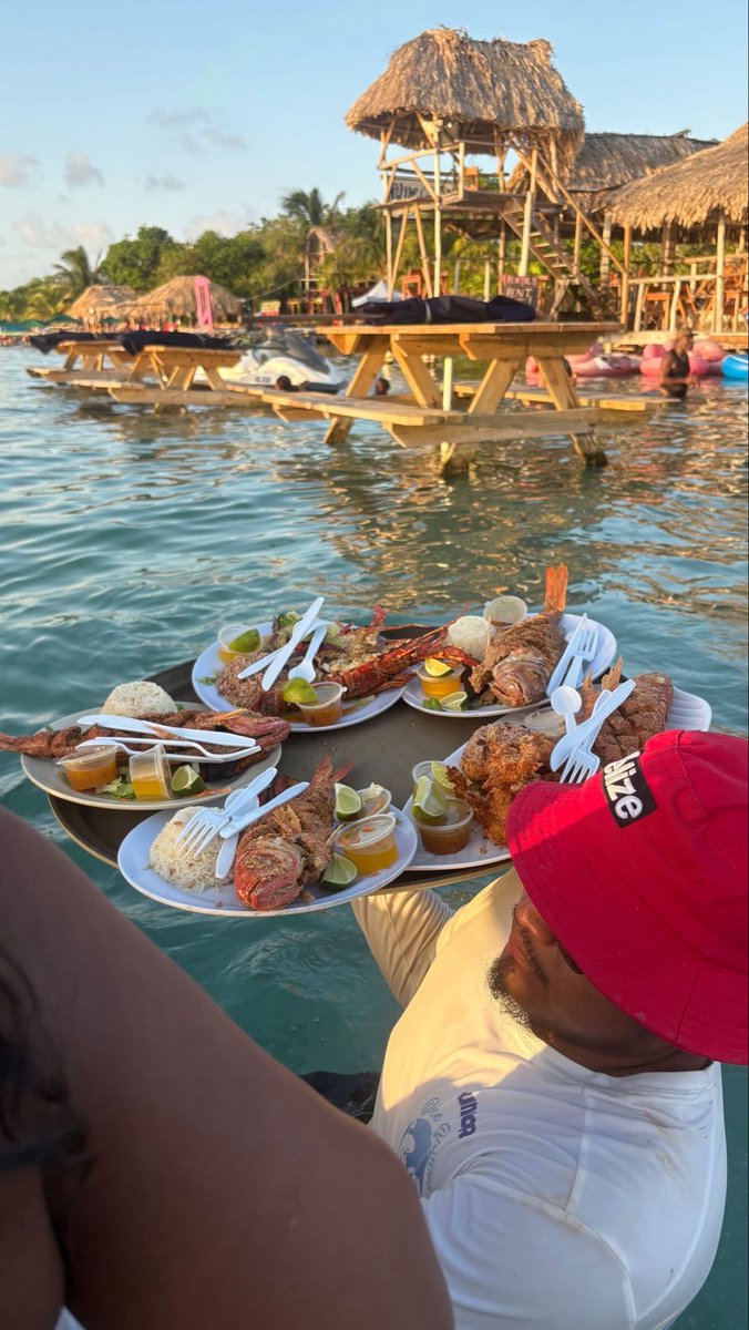 DrIndyEinstein's tweet photo. this restaurant made me swim to my table smh 5/5 stars 🙂‍↕️ https://t.co/Nlm0aFUWri