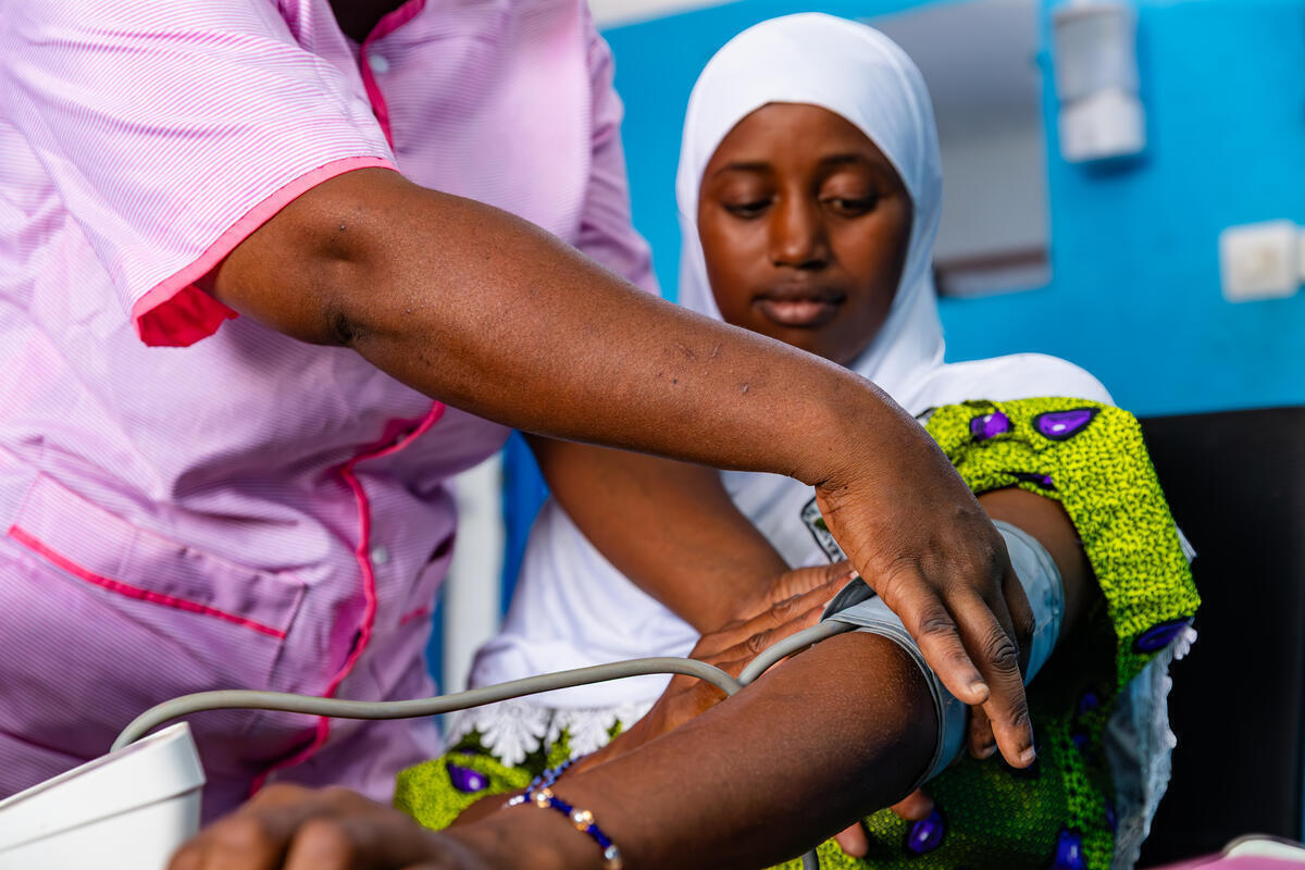 UNFPA's tweet photo. Every pregnant woman deserves a skilled #midwife 🩺
@UNFPA is helping countries roll out national midwifery roadmaps and strengthen health workforces in sub-Saharan Africa, backed by ~$6.2M from our #PartnersAtCore @SweMFA.
Read more: https://t.co/wry7oKn8kL
#FundUNFPA https://t.co/2SWWaXxWpE
