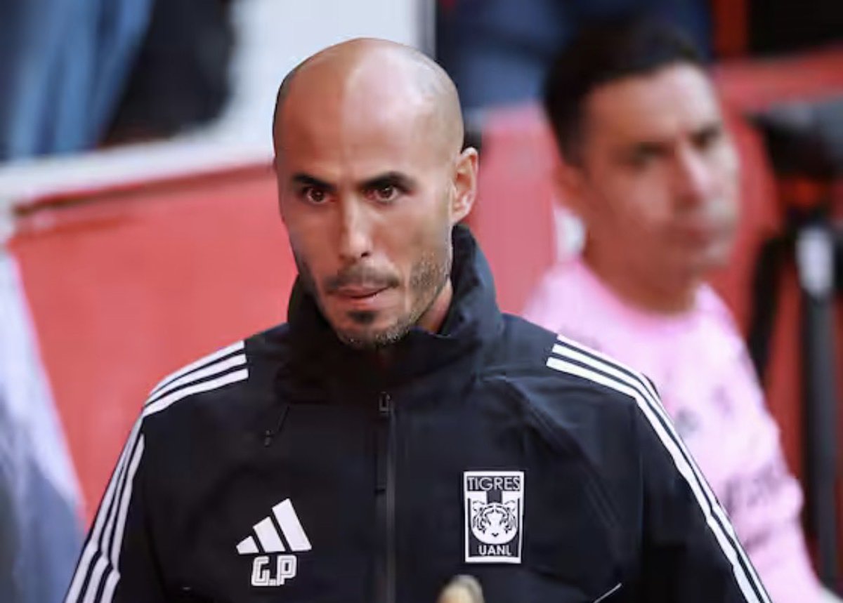 ImperioAzteca03's tweet photo. 🚨Confirmado🚨 

Guido Pizarro Deja de ser DT @TigresOficial 
33 Victorias 19 Derrotas 21 empates como DT de UANL

Tigres hoy sin proyecto deportivo pero si con mucha lana💰💰 https://t.co/DNk1y4gWTK