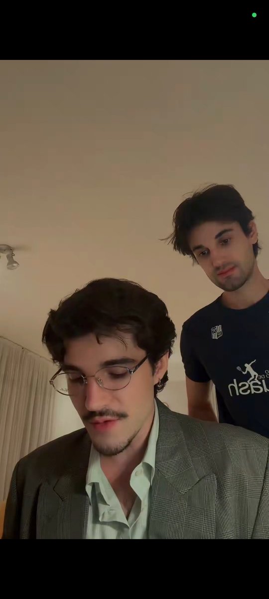 superrcine's tweet photo. nós dois juntos seeempre fomos nossos artistas favoritos 💐 https://t.co/JopbVvpu4d