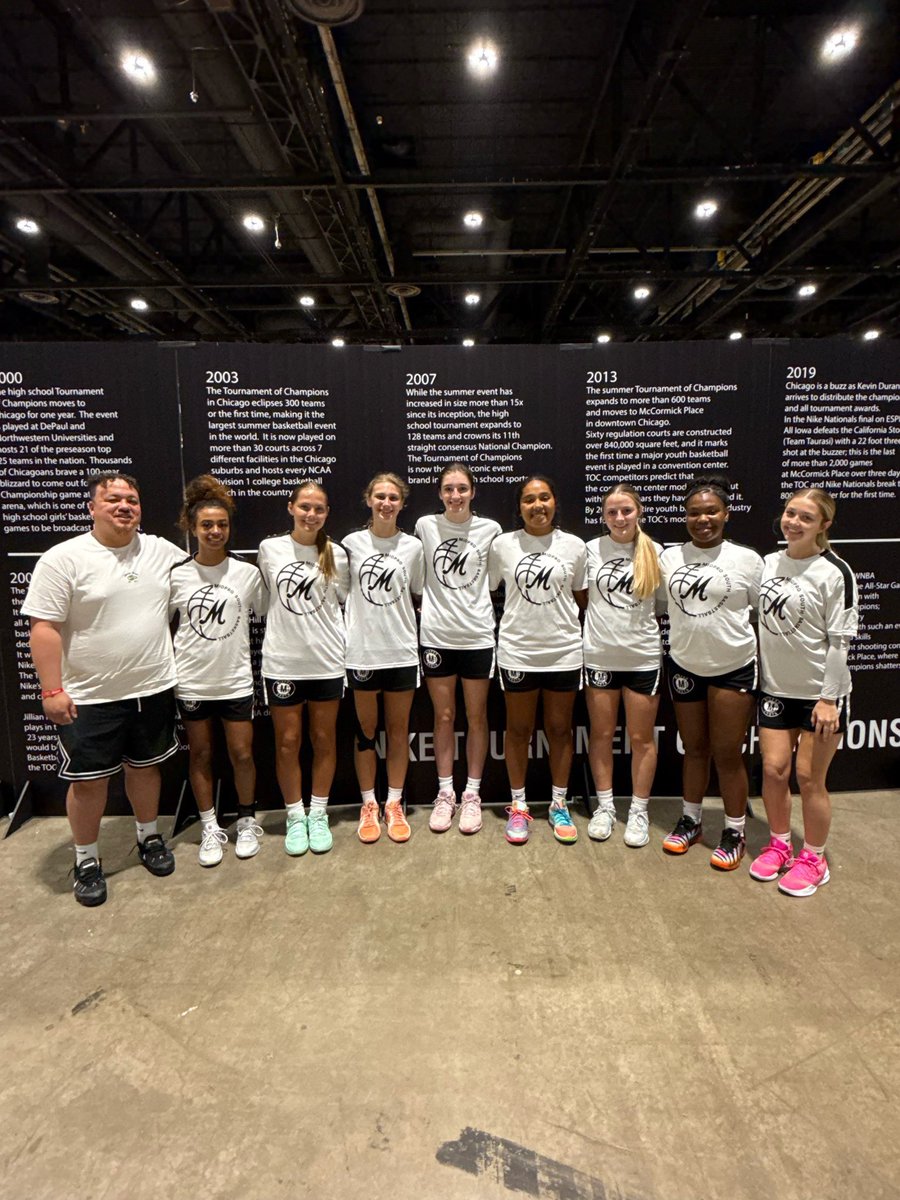 sashafierce0108's tweet photo. My forever family❤️. I’m going to miss playing with these girls. Thank you for making this experience amazing. Thank you Coach Dre for all the work and effort you put into me to make me the player I became and to help me grow. Thank you aau🥹🫶🏽!! #agtg https://t.co/Woh4QVyDn6