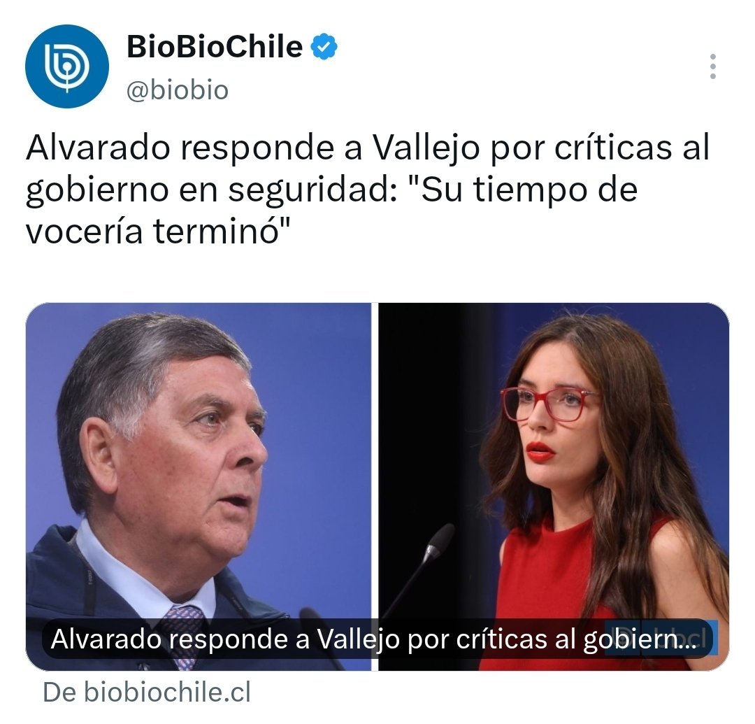 RobertoMerken's tweet photo. Camila Vallejo emitió una opinión política. Al ministro Alvarado podrá gustarle o no, pero responder con un "su tiempo de vocería terminó" no rebate sus argumentos, solo busca descalificar a quien los expresa.

En una democracia, las diferencias se enfrentan con ideas, no mandando a callar a quienes piensan distinto, especialmente a las mujeres que su sector tiende a silenciar. 

Ese tipo de respuestas merece un amplio rechazo.