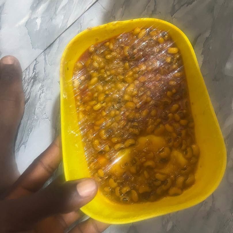 SIKAOFFICIAL1's tweet photo. Some of the meals reportedly served to students of the Techiman Krobo Nursing Training College, which they say partly triggered their agitation over the Principal’s alleged disregard for their concerns about food quality, among other issues.

[🎥: Metrotvgh] https://t.co/DirL4HCN5n