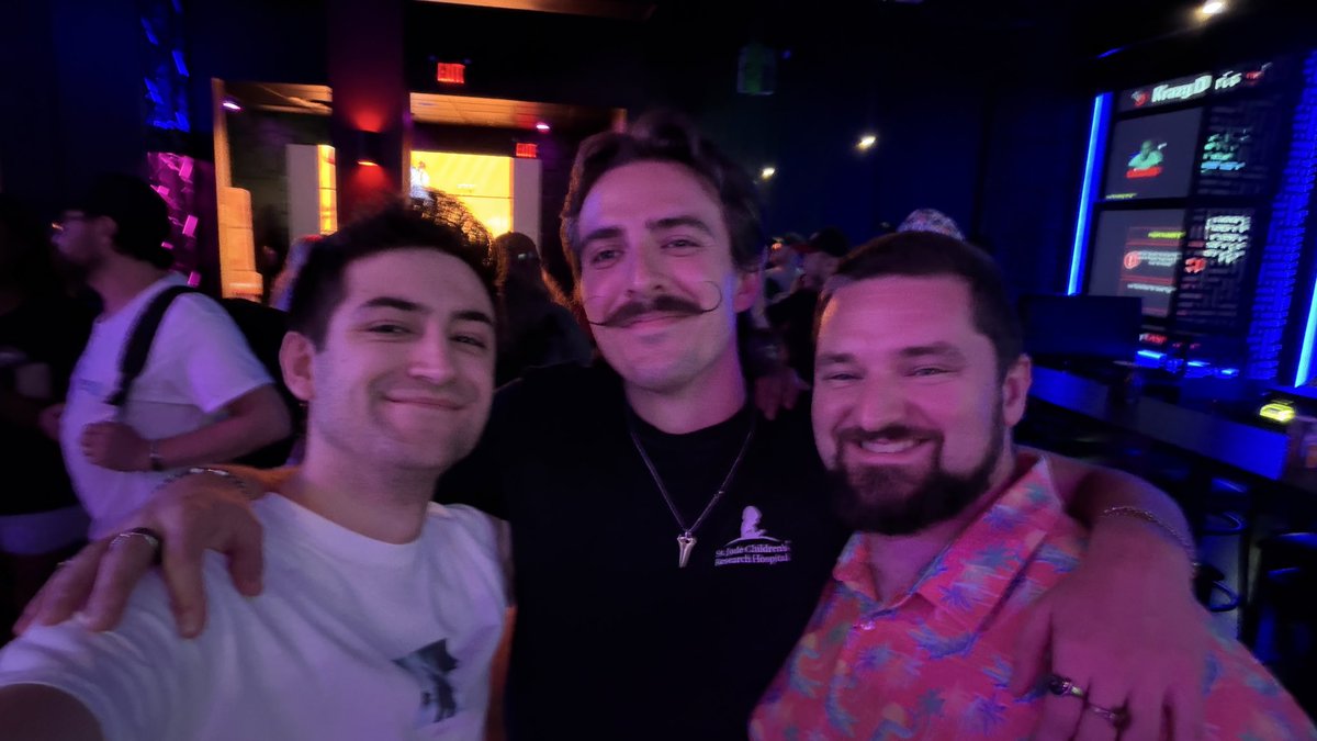 CovertMartian's tweet photo. Words can't describe just how sick GCX was. 

Finally meeting my boy @dunnskiii after playing together for almost 8 years meant the world. https://t.co/pral9ZJmLw